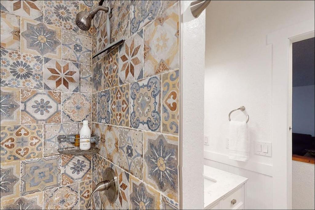 Lakebay Cottage エクステリア 写真