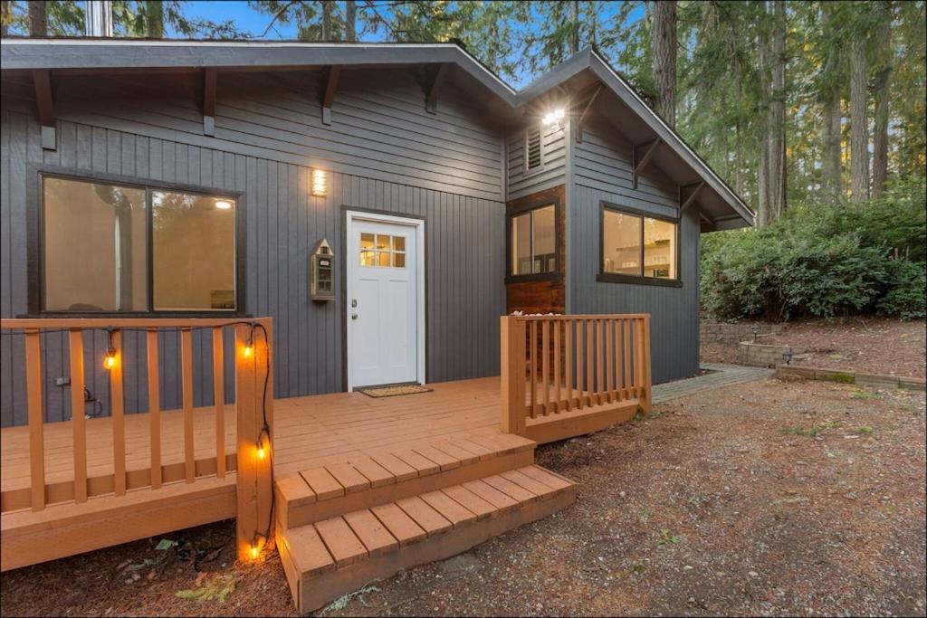 Lakebay Cottage エクステリア 写真